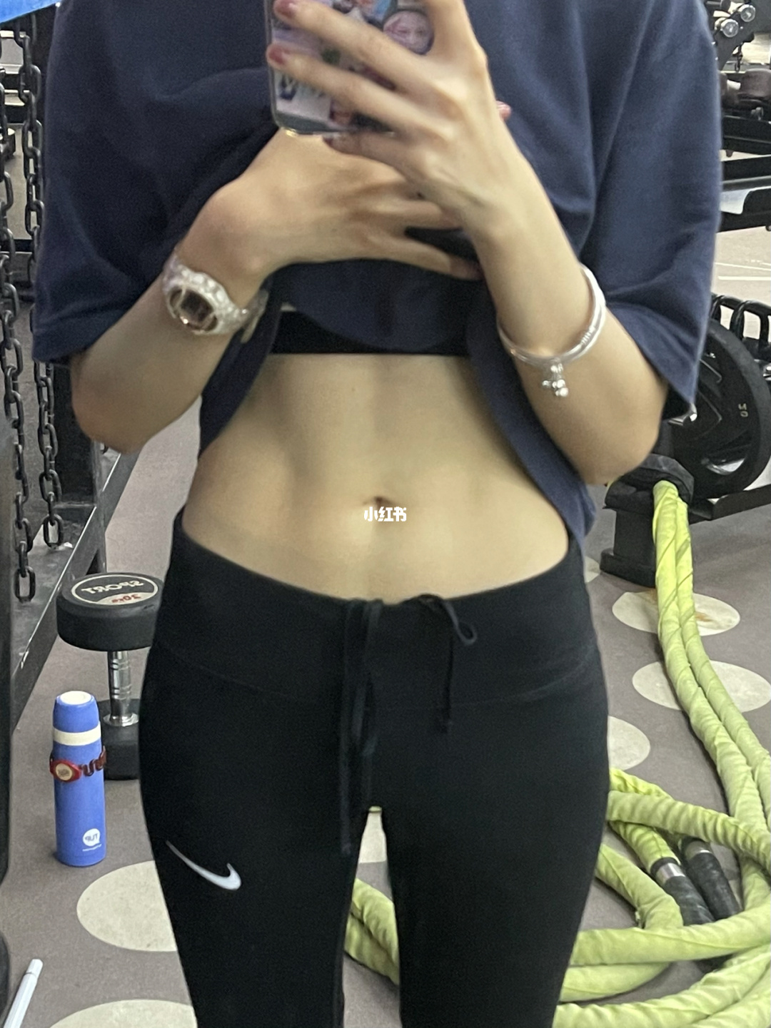 女生马甲线有什么好处_女人马甲线好看吗_女人有马甲线的魅力