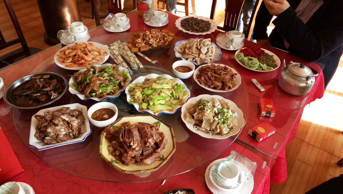 巧虎吃饭喽，享受每顿美味午餐