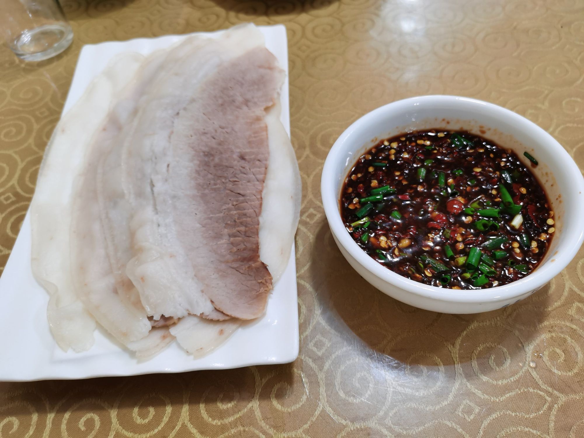 白肉之王：李庄独特养殖，思越木结构让你惊叹