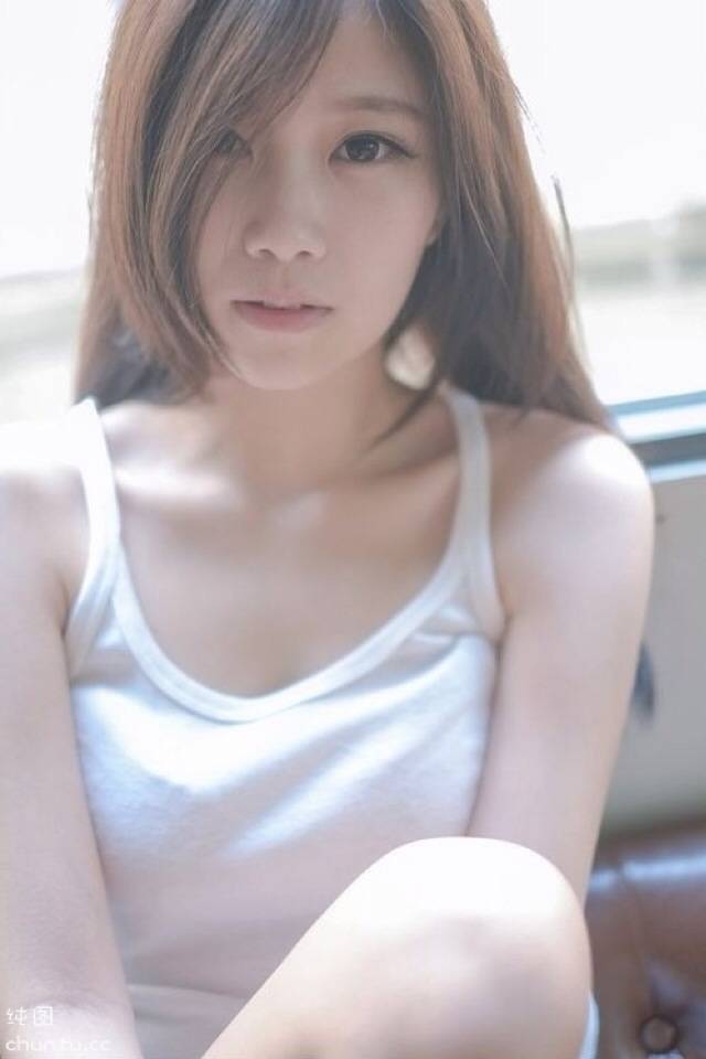 深夜美女福利 深夜福利狂欢，畅享美女风暴