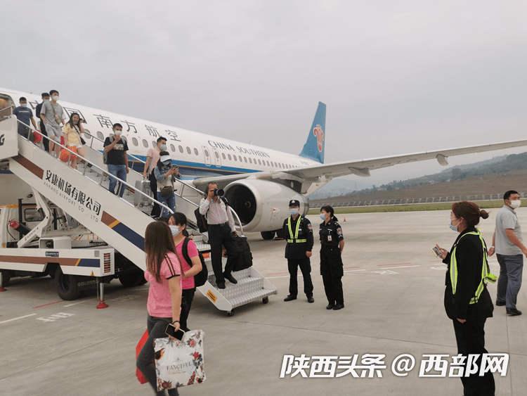 手机机场小游戏攻略游戏_机场的游戏_飞机场手游