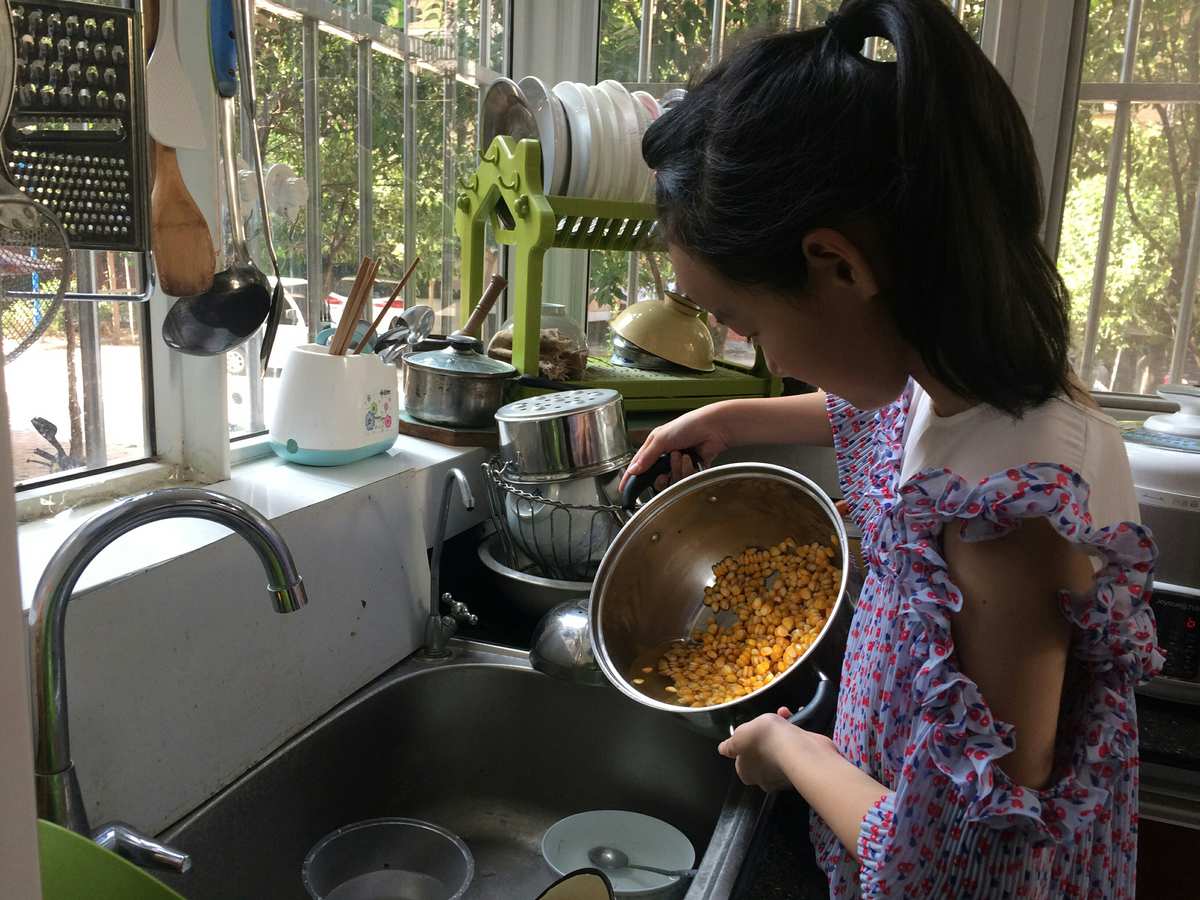 一个人带小孩的辛苦_辛苦带小孩的句子_辛苦小孩带个人的说说