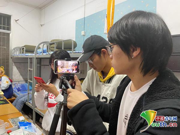 大学生创意视频作品主题_视频短片创意大学生怎么拍_大学生创意视频短片