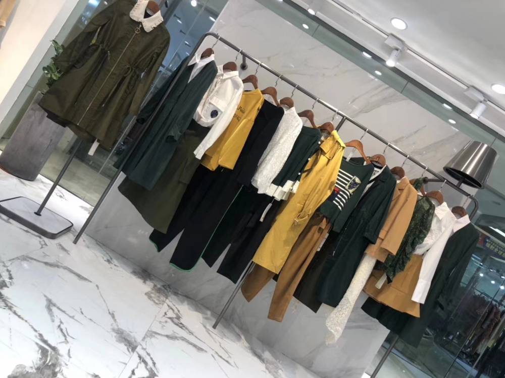 百图女装官方旗舰店：时尚潮流，一站式满足你的时尚需求