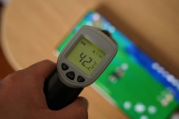 手机打打游戏突然发热_手机一发热游戏就掉帧_打游戏手机突然发烫
