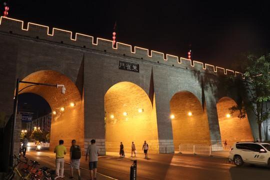 红色大门有什么讲究_朱红色大门_红色大门风水好吗