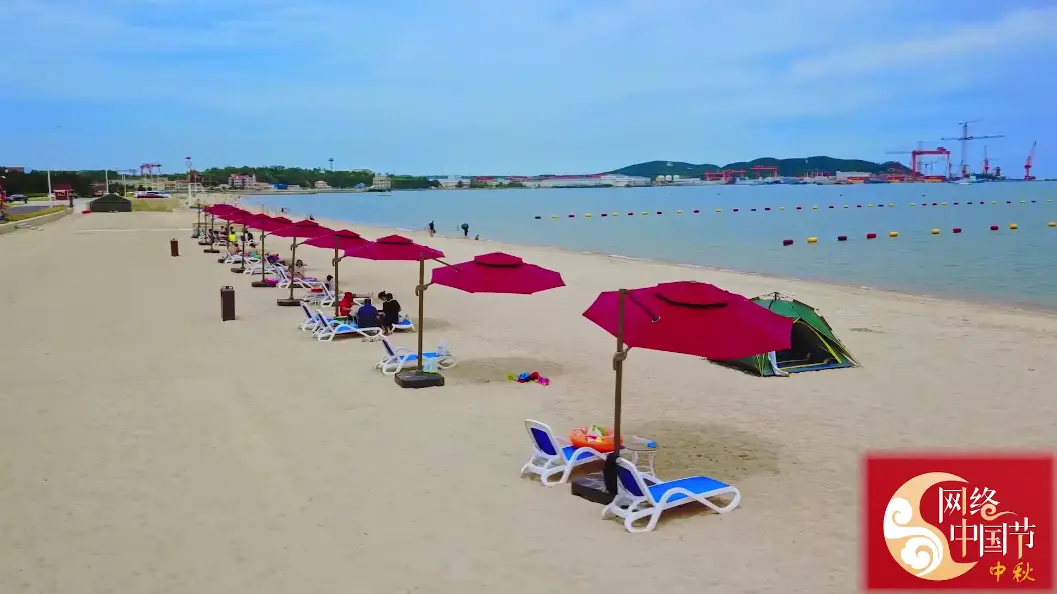 海滩素材图-沉醉海滩：细软沙滩与碧蓝海水的完美邂逅