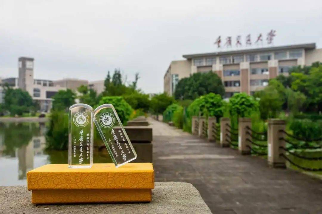 共和国战歌：历史回声、英雄热血与国家精神的象征