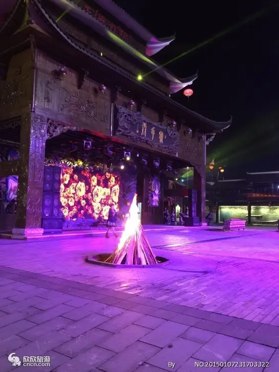 魔兽争霸窗口模式：情感宣泄口与心理战的舞台